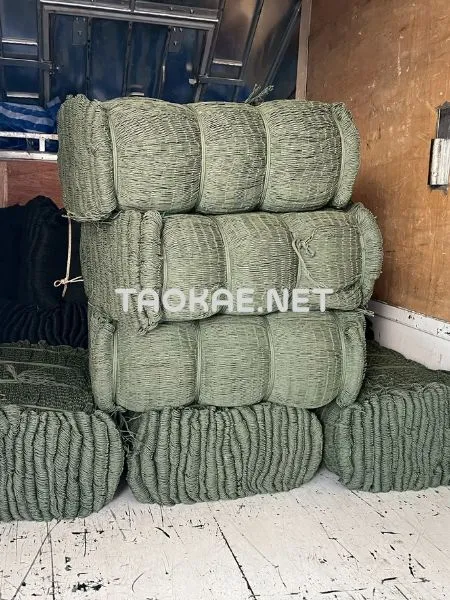 ตาข่ายอวนโปลี บนรถขนส่ง